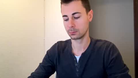 Snapshot of max681334 chatting on January 31, 1:23 pm max681334 online show from January 31, 1:23 pm