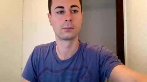 Snapshot of max681334 chatting on February 7, 2:26 pm max681334 online show from February 7, 2:26 pm