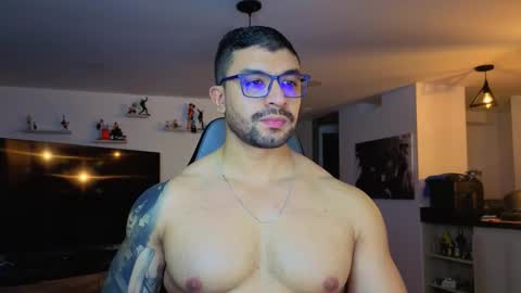 Snapshot of max_cooper17 chatting on November 5, 5:18 am Max online show from November 5, 5:18 am