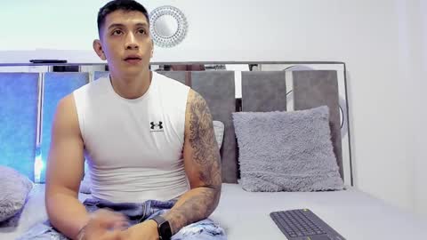 Snapshot of max_evanss_ chatting on October 30, 11:22 am Max online show from October 30, 11:22 am