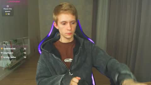 Max Gen with tats 24years  And Ethan without tats 20 years online show from December 30, 5:02 pm