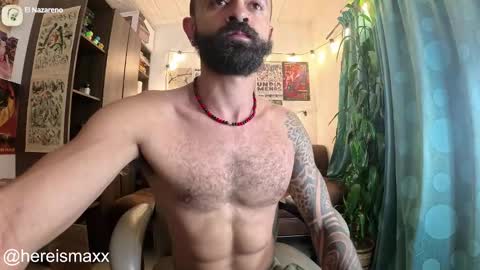Snapshot of max_greenn chatting on October 14, 9:54 am Max Follow me IGX hereismaxx online show from October 14, 9:54 am