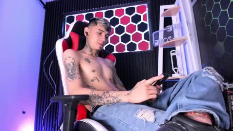 Max online show from April 10, 2:50 am