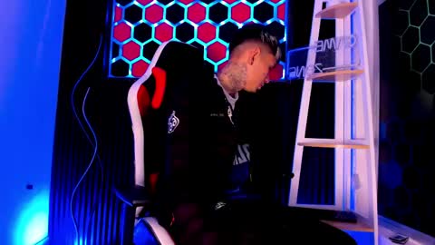 Max online show from April 13, 3:12 am