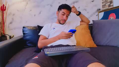 Max Hornye online show from March 17, 6:44 pm