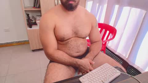 Snapshot of max_love25 chatting on April 25, 10:18 pm max_love25 online show from April 25, 10:18 pm