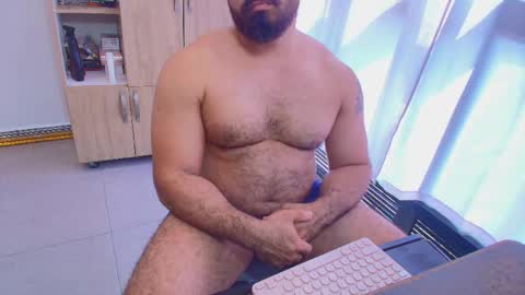 Snapshot of max_love25 chatting on May 7, 8:25 pm max_love25 online show from May 7, 8:25 pm
