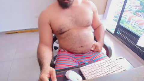 Snapshot of max_love25 chatting on June 1, 9:05 pm max_love25 online show from June 1, 9:05 pm