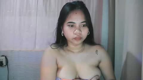 Snapshot of max_lovely123 chatting on May 31, 9:27 pm max_lovely123 online show from May 31, 9:27 pm