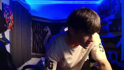 Max online show from November 30, 2:04 am