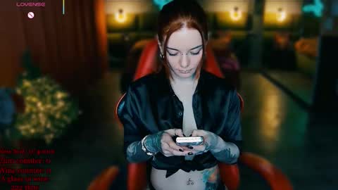 Snapshot of max_phoenix chatting on March 15, 8:04 pm Max online show from March 15, 8:04 pm