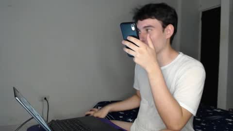 Snapshot of max_snow1616 chatting on October 19, 7:14 pm max_snow1616 online show from October 19, 7:14 pm