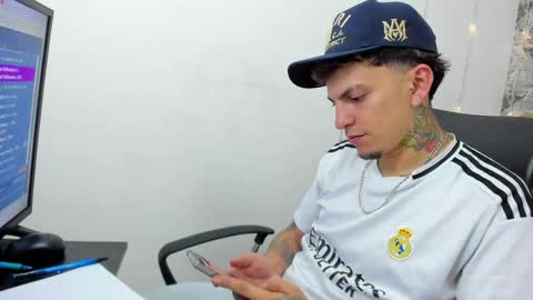 max_sstteel online show from May 7, 1:22 am