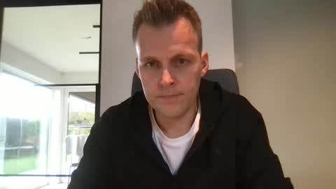 Max take off clothes online show from December 19, 11:50 am