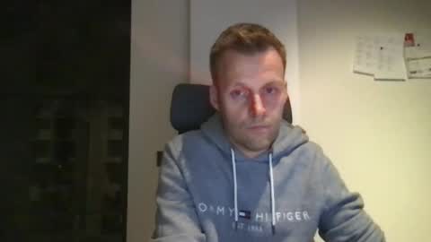 Max take off clothes online show from January 28, 6:39 pm