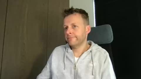 Max take off clothes online show from March 30, 7:09 am