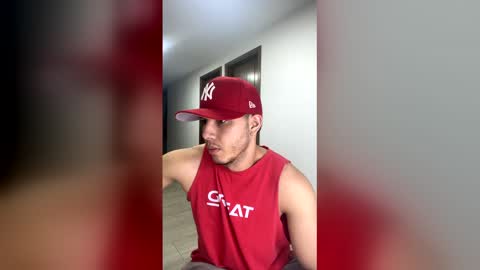 Snapshot of max_valiant1 chatting on April 22, 9:55 am max_valiant1 online show from April 22, 9:55 am