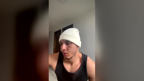 Snapshot of max_valiant1 chatting on April 23, 12:29 pm max_valiant1 online show from April 23, 12:29 pm