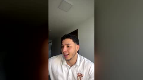 Snapshot of max_valiant1 chatting on April 30, 11:38 am max_valiant1 online show from April 30, 11:38 am