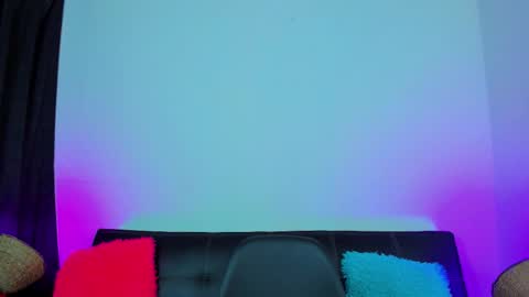 MAX     online show from October 31, 1:34 pm