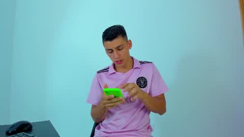 Snapshot of max_wild01 chatting on July 8, 9:47 am MAX online show from July 8, 9:47 am