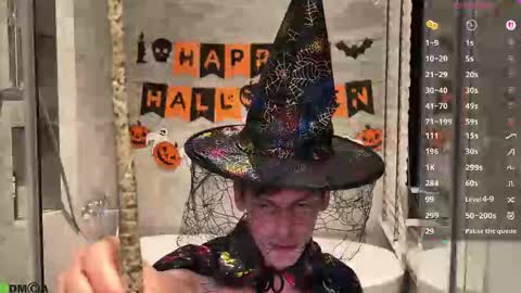 Max online show from October 31, 9:16 pm