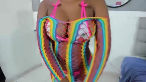 maxandthanna online show from November 4, 11:15 pm