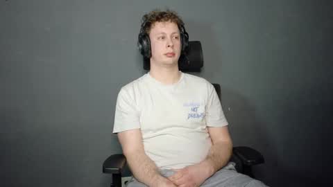 Snapshot of maxboner94 chatting on February 26, 5:01 pm maxboner94 online show from February 26, 5:01 pm