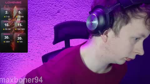 Snapshot of maxboner94 chatting on March 1, 7:27 pm maxboner94 online show from March 1, 7:27 pm