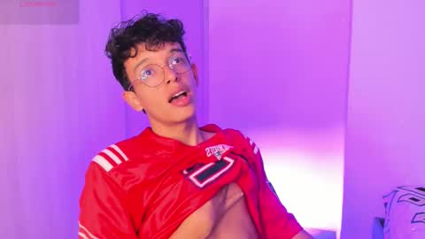 Max  online show from March 1, 1:51 am