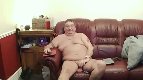 MAX online show from March 30, 10:11 pm