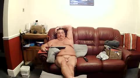 Snapshot of maxi_johnes chatting on June 9, 10:43 pm MAX online show from June 9, 10:43 pm