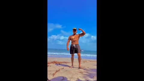 MAXI      online show from February 7, 12:58 am