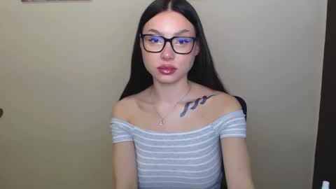Snapshot of maxi_sweetheart chatting on January 18, 9:24 am Joanna online show from January 18, 9:24 am