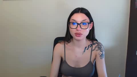 Snapshot of maxi_sweetheart chatting on February 26, 11:20 am Joanna online show from February 26, 11:20 am