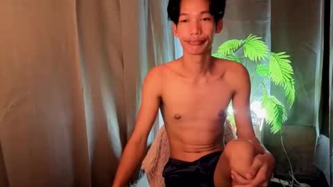 Snapshot of maxiebunny99 chatting on September 22, 9:17 pm Reyn online show from September 22, 9:17 pm