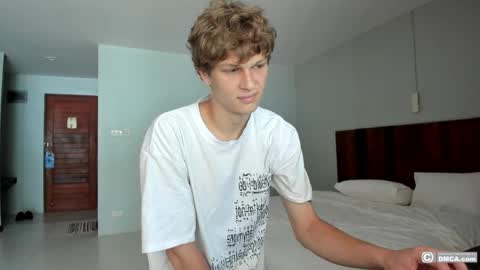 maxim burn online show from April 18, 6:28 am