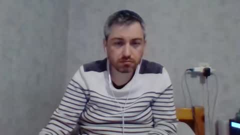 Snapshot of maximefrxx chatting on March 5, 12:17 am Maxime online show from March 5, 12:17 am