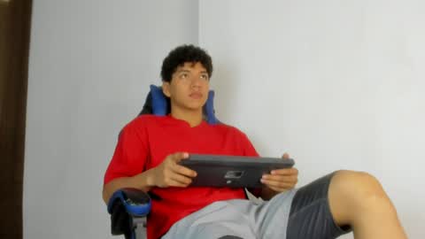 Maximiliano online show from June 17, 11:56 am