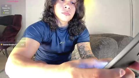 Snapshot of maximiliano_scoott_ chatting on April 19, 8:02 am maximiliano_scoott_ online show from April 19, 8:02 am
