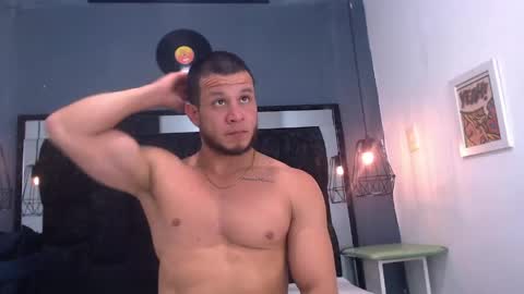 Snapshot of maximiliano_stronge chatting on June 1, 6:42 pm Maximiliano online show from June 1, 6:42 pm