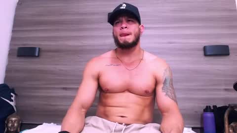 Snapshot of maximiliano_stronge chatting on July 11, 7:49 pm Maximiliano online show from July 11, 7:49 pm