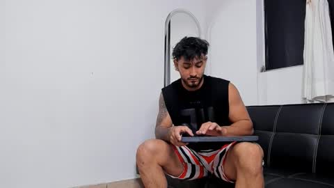 Snapshot of maximo004 chatting on November 20, 3:07 am Maximo online show from November 20, 3:07 am