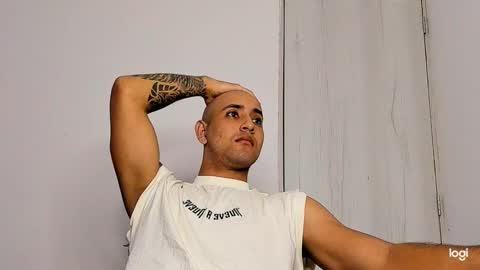 Snapshot of maximo004 chatting on January 5, 10:46 pm Maximo online show from January 5, 10:46 pm