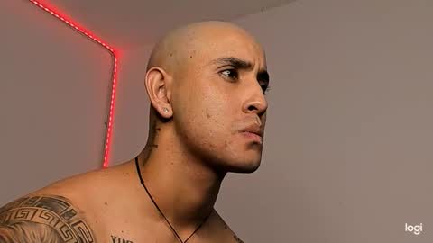 Snapshot of maximo004 chatting on January 8, 5:54 am Maximo online show from January 8, 5:54 am