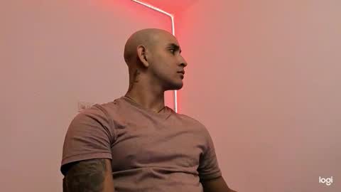 Snapshot of maximo004 chatting on January 10, 11:20 pm Maximo online show from January 10, 11:20 pm