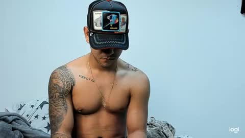 Snapshot of maximo004 chatting on February 5, 11:31 pm Maximo online show from February 5, 11:31 pm