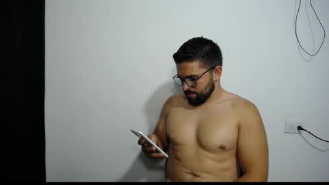 Snapshot of maximo_2000 chatting on February 25, 1:41 am maximo_2000 online show from February 25, 1:41 am
