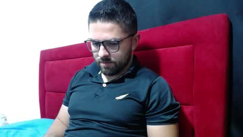 Snapshot of maximo_2000 chatting on October 28, 11:51 pm maximo_2000 online show from October 28, 11:51 pm