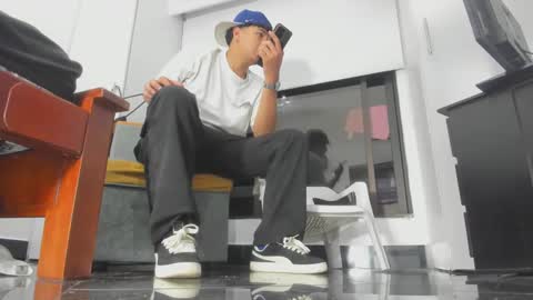 Snapshot of maximo__77 chatting on October 13, 3:39 am maximo__77 online show from October 13, 3:39 am